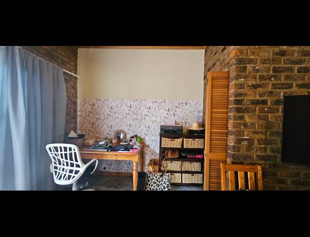 4 BEDROOM FREESTANDING FOR SALE IN BRITS CENTRAL